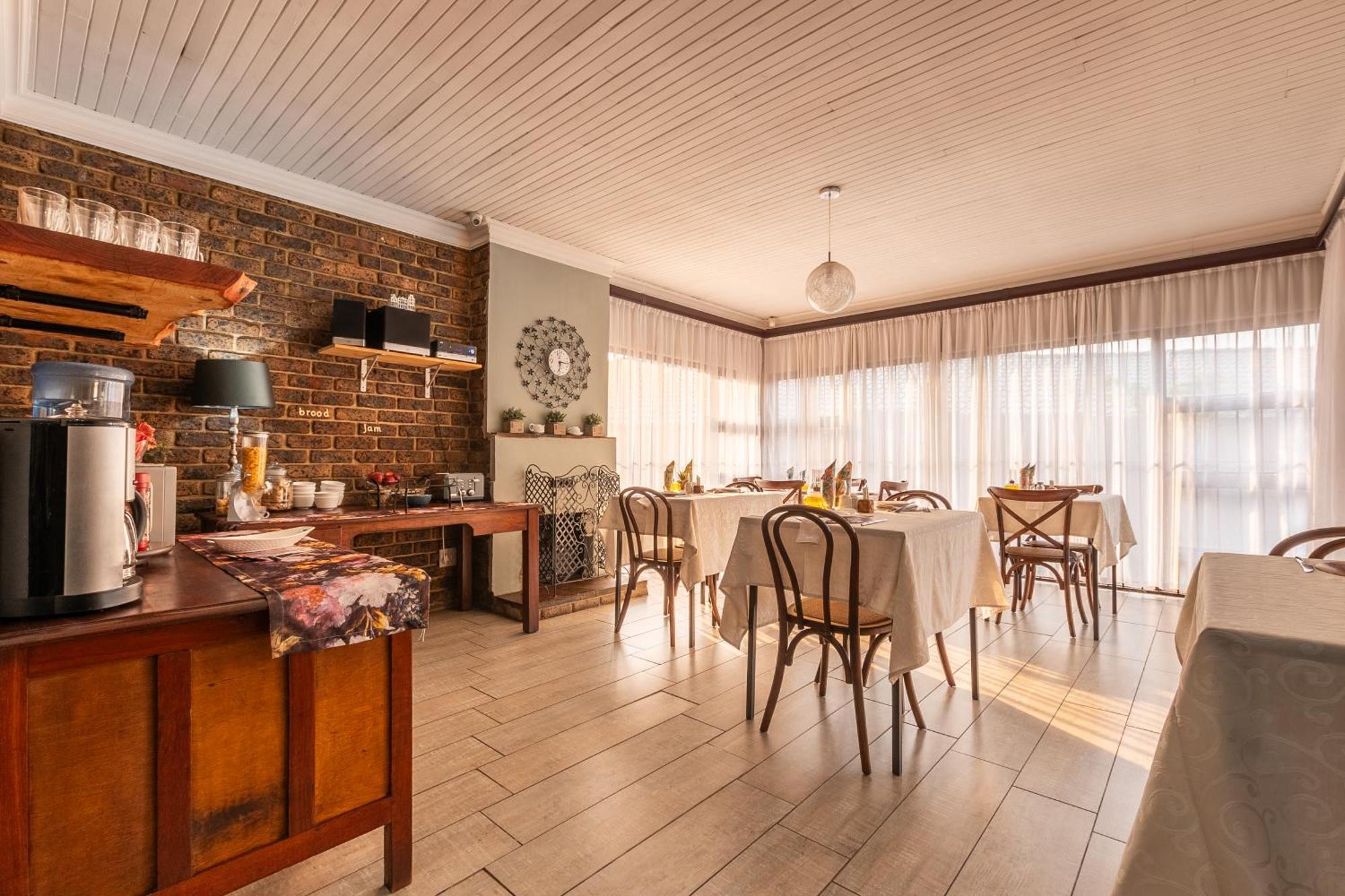 Diamond Rose Guest House 미델뷔르흐 외부 사진