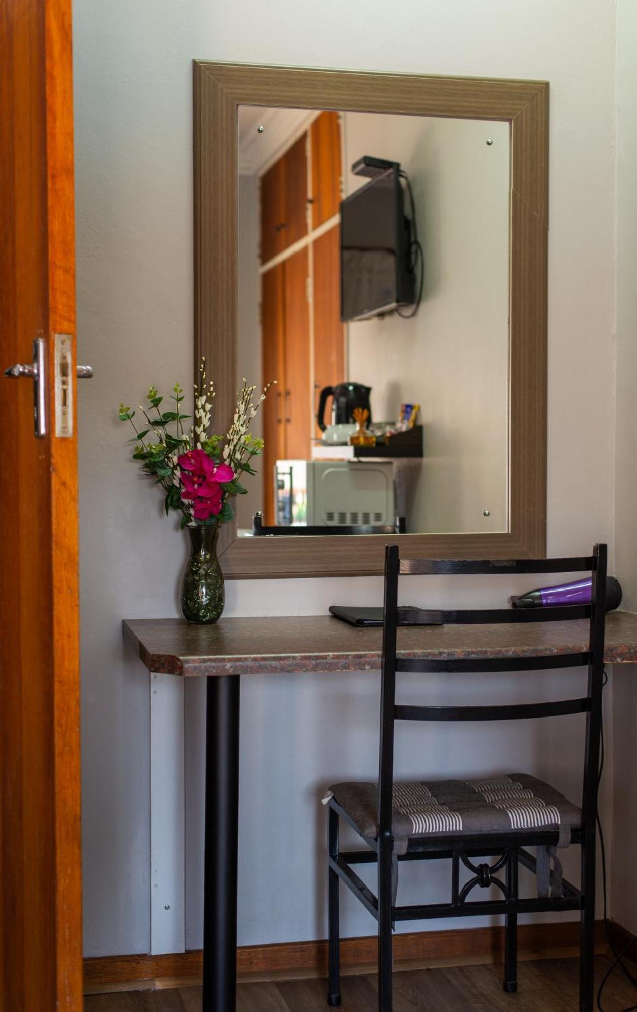 Diamond Rose Guest House 미델뷔르흐 외부 사진